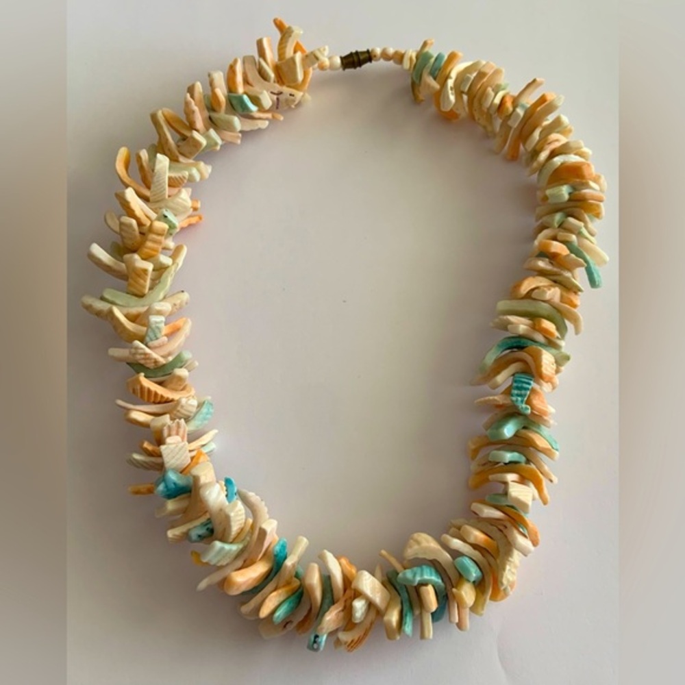 Vintage multicolor puka shell necklace